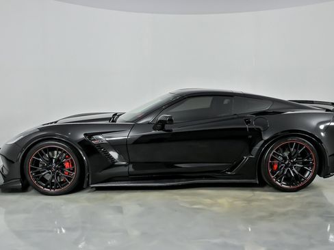 Used 2019 Chevrolet Corvette Z06 RWD image 8