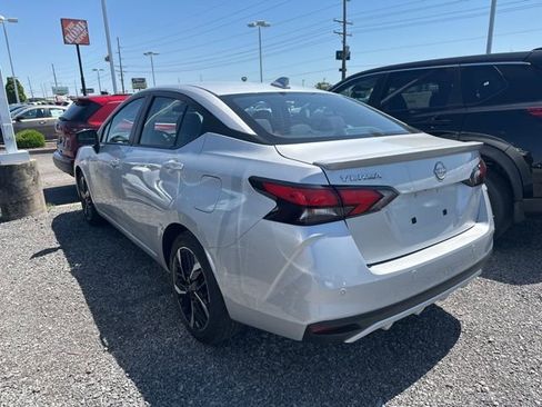 Used 2025 Nissan Versa SR image 4
