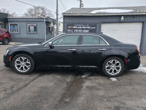 Used 2016 Chrysler 300 C Platinum w/ Safetytec Plus Group image 10