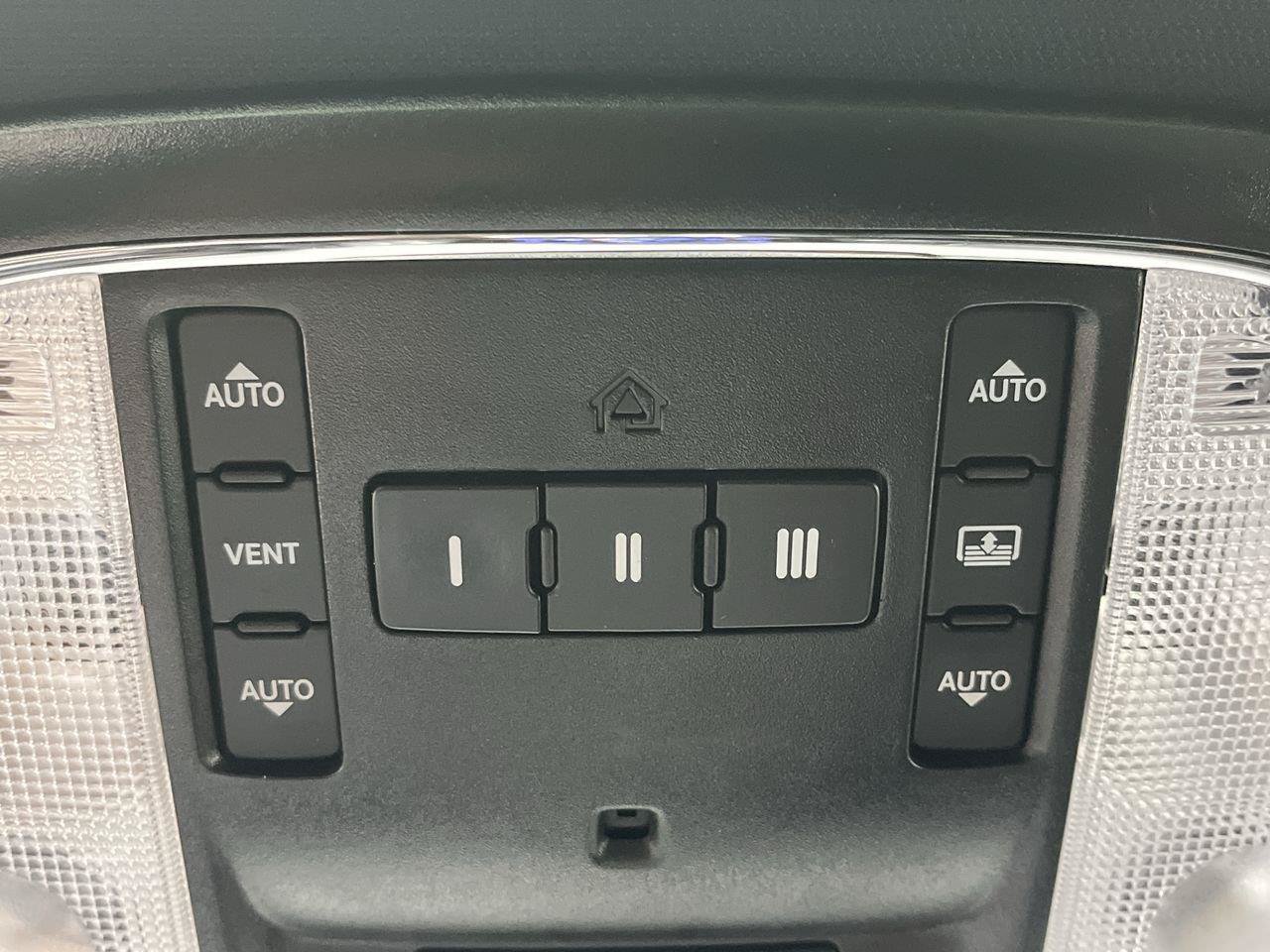 Used 2019 Jeep Grand Cherokee Overland AWD/4WD image 27