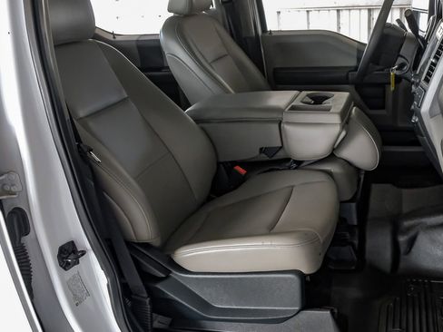 Used 2021 Ford F550 4x4 Crew Cab Super Duty w/ Power Equipment Group image 29