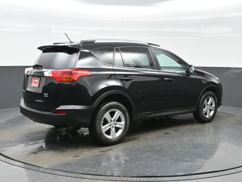 Used 2013 Toyota RAV4 XLE image 6