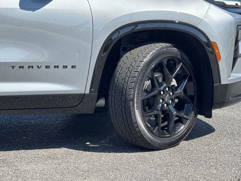 Used 2025 Chevrolet Traverse RS w/ LPO, Floor Liner Package image 12