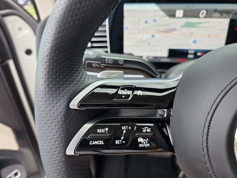 Certified 2025 Mercedes-Benz GLS 450 4MATIC image 17