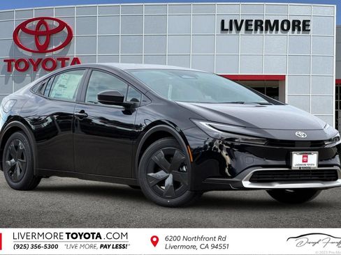 New 2026 Toyota Prius Plug-In Hybrid FWD image 1