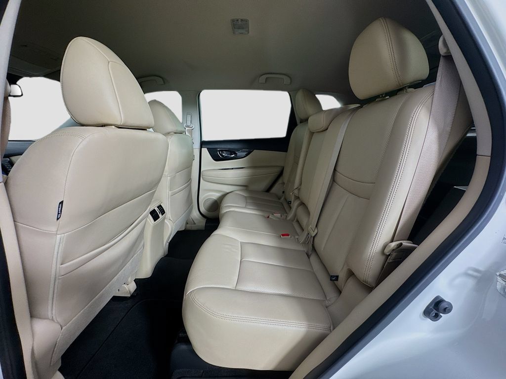 Used 2017 Nissan Rogue SL AWD/4WD image 29