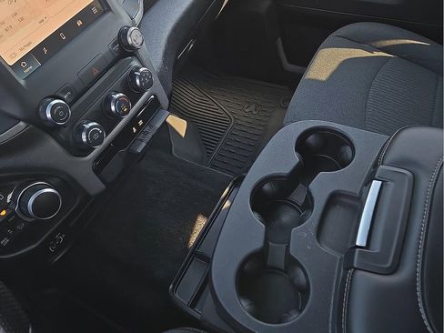 Used 2024 RAM 2500 Tradesman w/ Chrome Appearance Group image 20