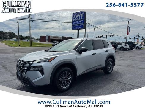 Used 2024 Nissan Rogue S AWD/4WD image 1