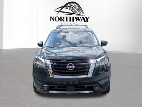 Used 2022 Nissan Pathfinder Platinum w/ Lighting Package (N92) AWD/4WD image 9