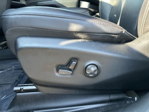 Used 2025 Chrysler Pacifica Select FWD image 14