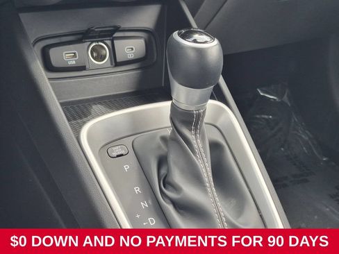 Used 2025 Hyundai Venue SEL FWD image 22