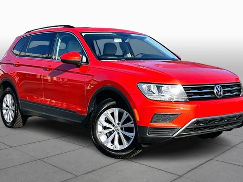 Used 2019 Volkswagen Tiguan SE w/ Panoramic Sunroof Package image 2