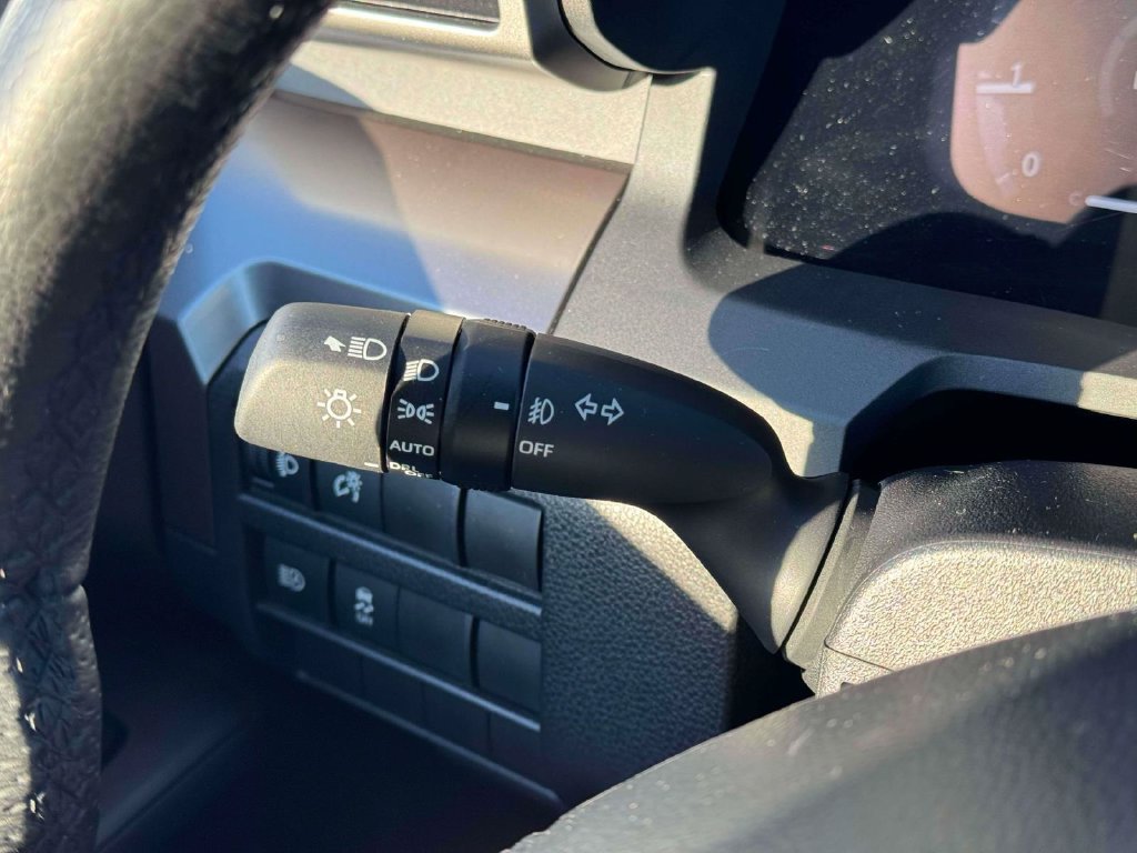 Used 2025 Toyota Tacoma TRD Sport AWD/4WD image 21