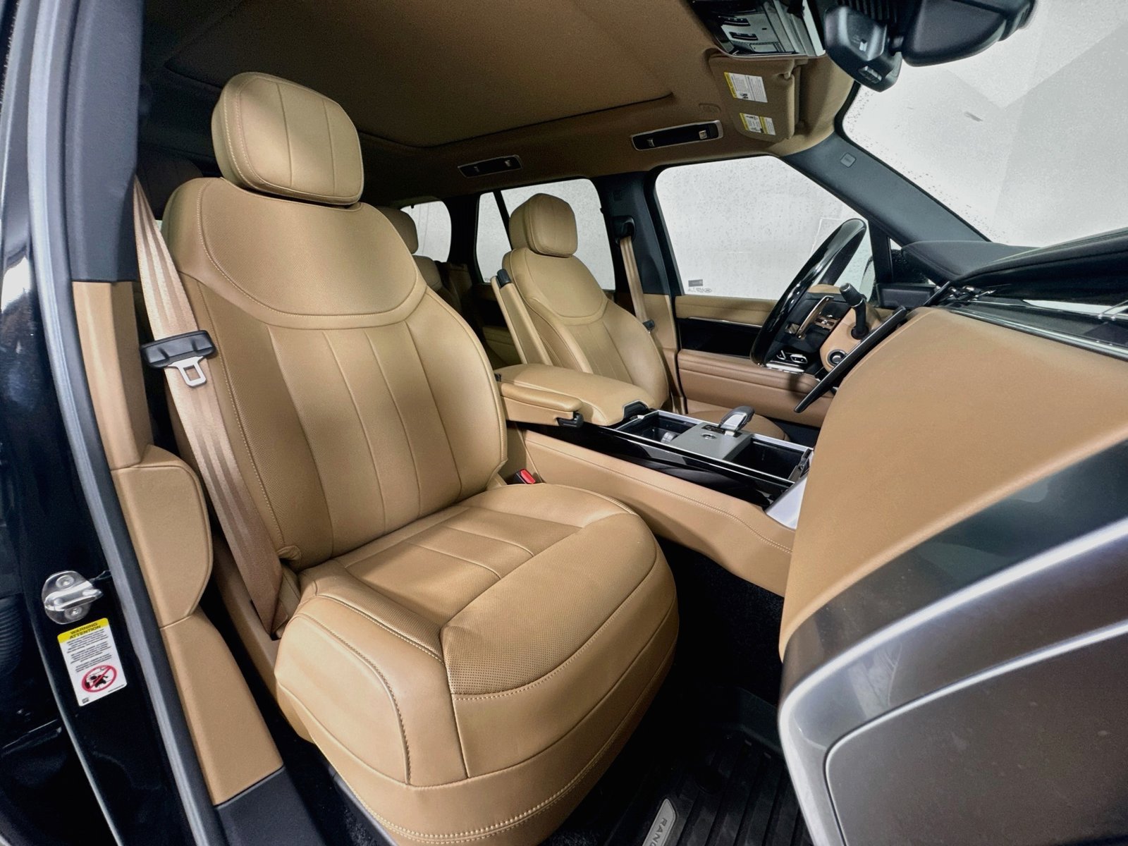 Used 2025 Land Rover Range Rover SE AWD/4WD image 10