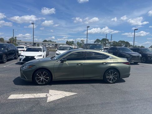 Used 2024 Lexus ES 350 w/ Premium Package FWD image 2