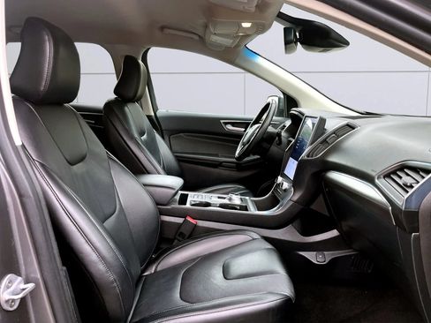 Used 2022 Ford Edge Titanium AWD/4WD image 12