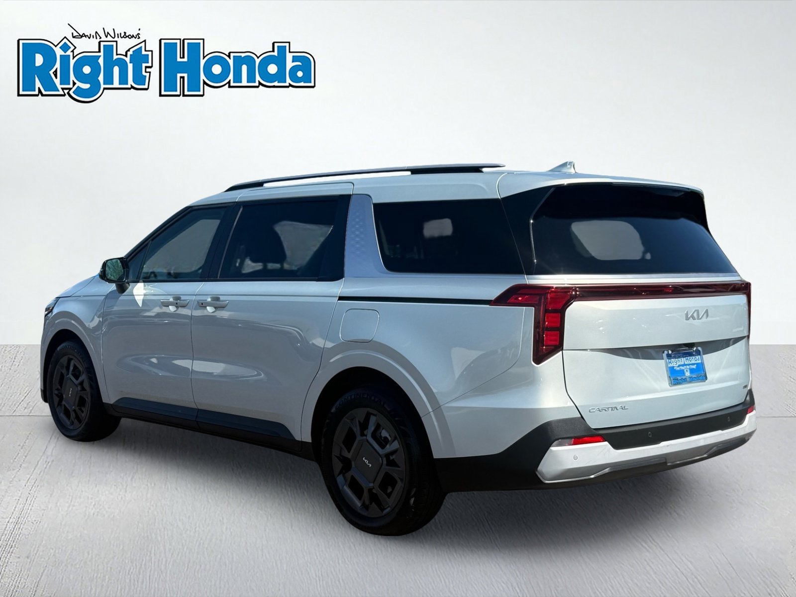Used 2026 Kia Carnival EX FWD image 4