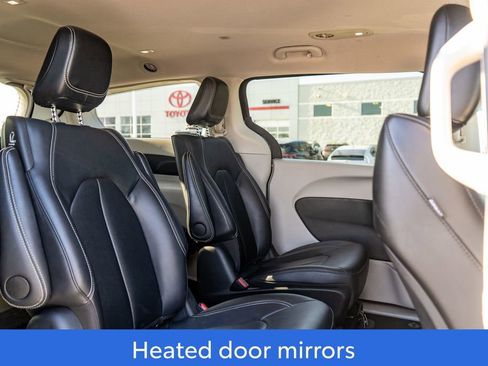Used 2024 Chrysler Pacifica Select image 15