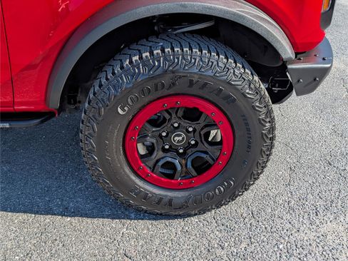 Used 2023 Ford Bronco Wildtrak image 10