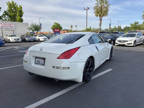 Used 2006 Nissan 350Z Coupe w/ (N93) Cargo Convenience Pkg image 3