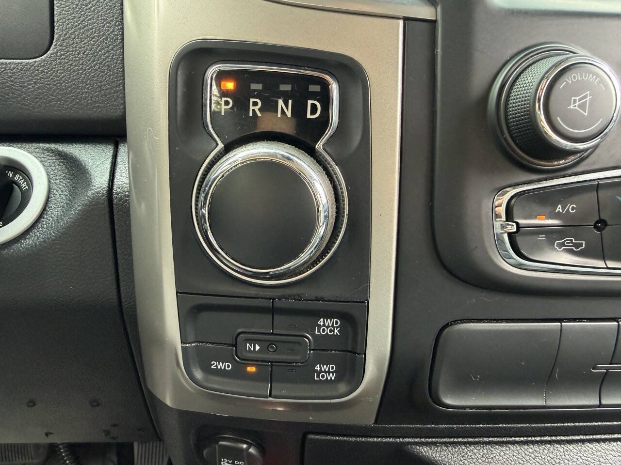Used 2016 RAM 1500 Classic SLT AWD/4WD image 21