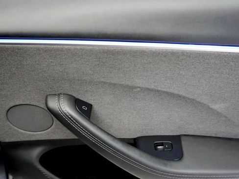 Used 2025 Tesla Model 3 Long Range RWD image 18