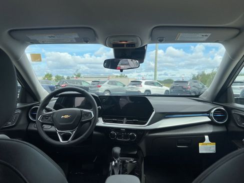 New 2025 Chevrolet Trax LT w/ Driver Confidence Package FWD image 18