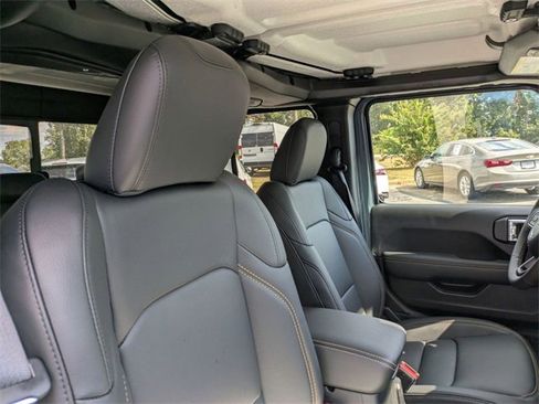 New 2025 Jeep Gladiator Sport image 34