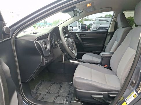 Used 2018 Toyota Corolla L FWD image 13