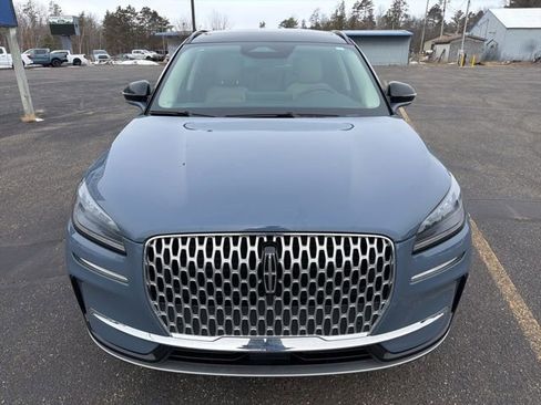 Used 2025 Lincoln Corsair AWD w/ Equipment Group 101A image 8