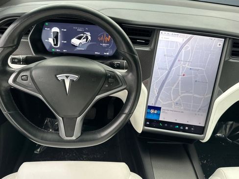 Used 2018 Tesla Model X 100D image 28