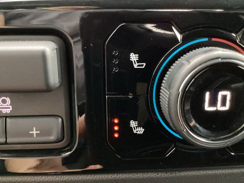 Used 2025 Chevrolet Silverado 1500 LT image 6