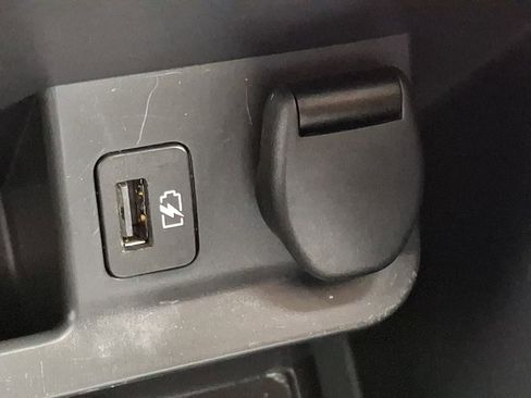 Used 2020 Nissan Rogue Sport S image 25