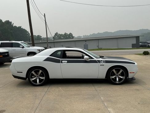 Used 2019 Dodge Challenger R/T w/ T/A Package RWD image 17
