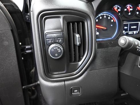 Used 2023 Chevrolet Silverado 1500 Custom image 9