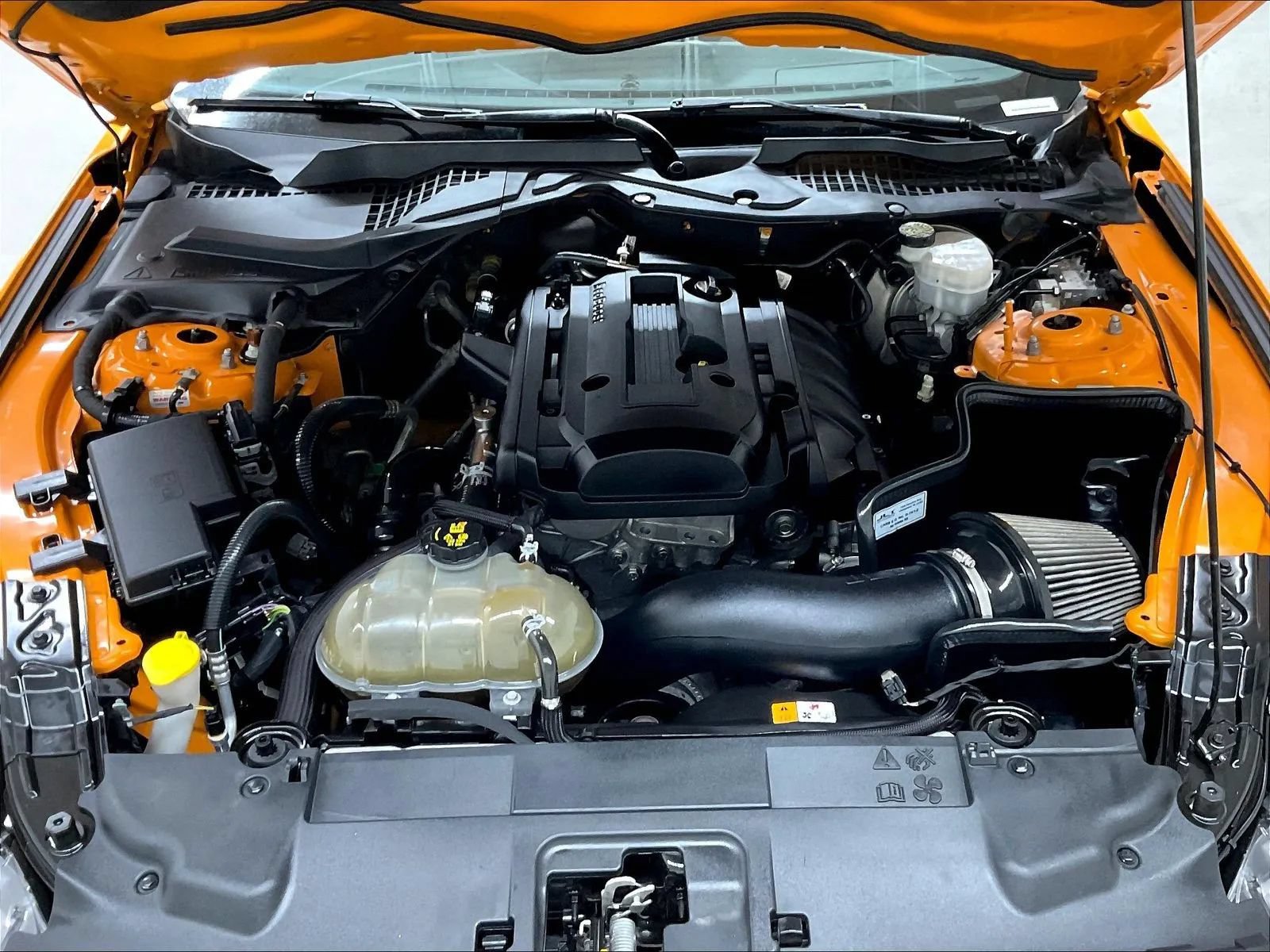 Used 2018 Ford Mustang Coupe RWD image 33