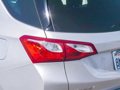 Used 2020 Chevrolet Equinox LS image 10