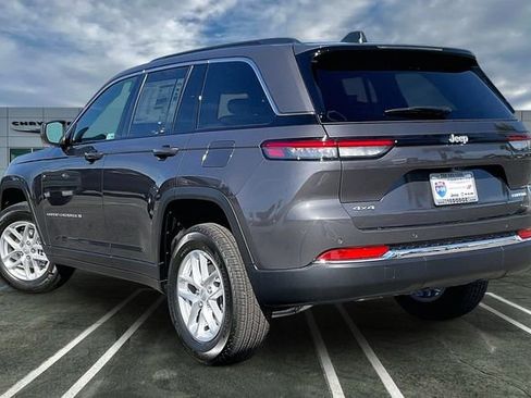 New 2026 Jeep Grand Cherokee Laredo AWD/4WD image 2