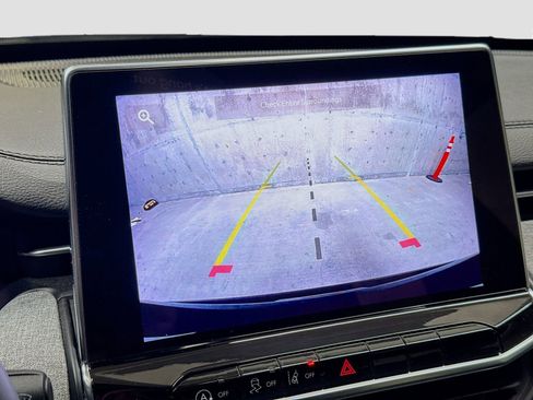 Used 2024 Jeep Compass Latitude image 16