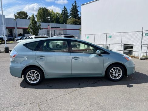Used 2014 Toyota Prius V Three FWD image 3