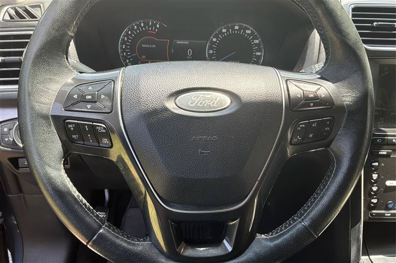 Used 2019 Ford Explorer Platinum AWD/4WD image 17