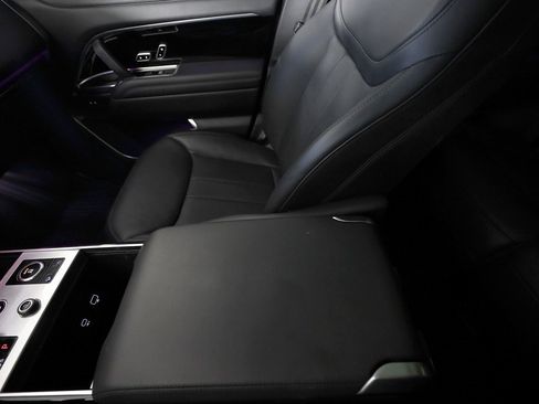 Used 2023 Land Rover Range Rover SE image 39