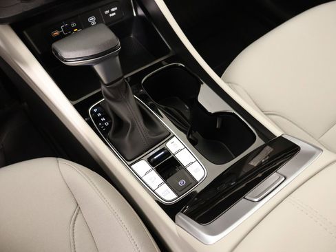 Certified 2025 Hyundai Tucson SE image 7