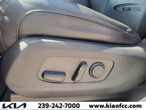 Certified 2023 Kia Carnival SX FWD image 20