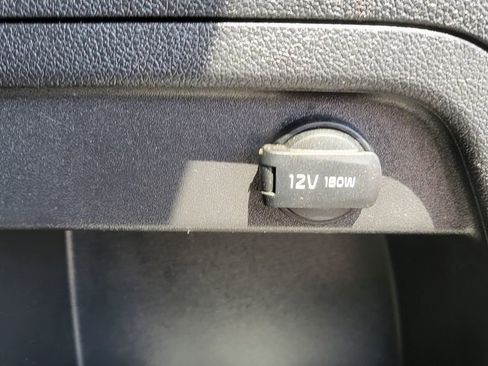Used 2018 Kia Sorento FWD image 12