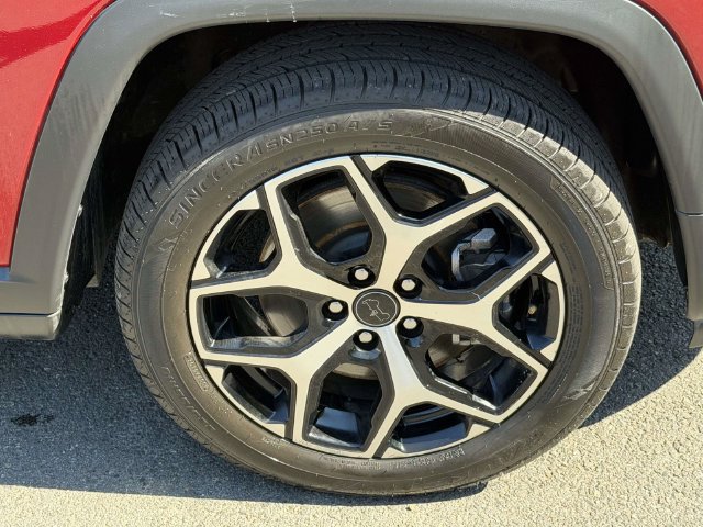 Used 2025 Jeep Compass Limited AWD/4WD image 7