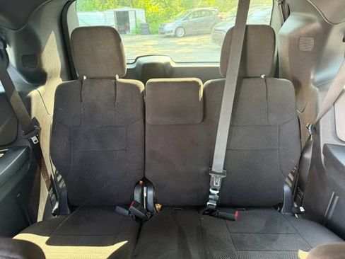 Used 2014 Dodge Grand Caravan SXT w/ UConnect Hands-Free Group FWD image 13