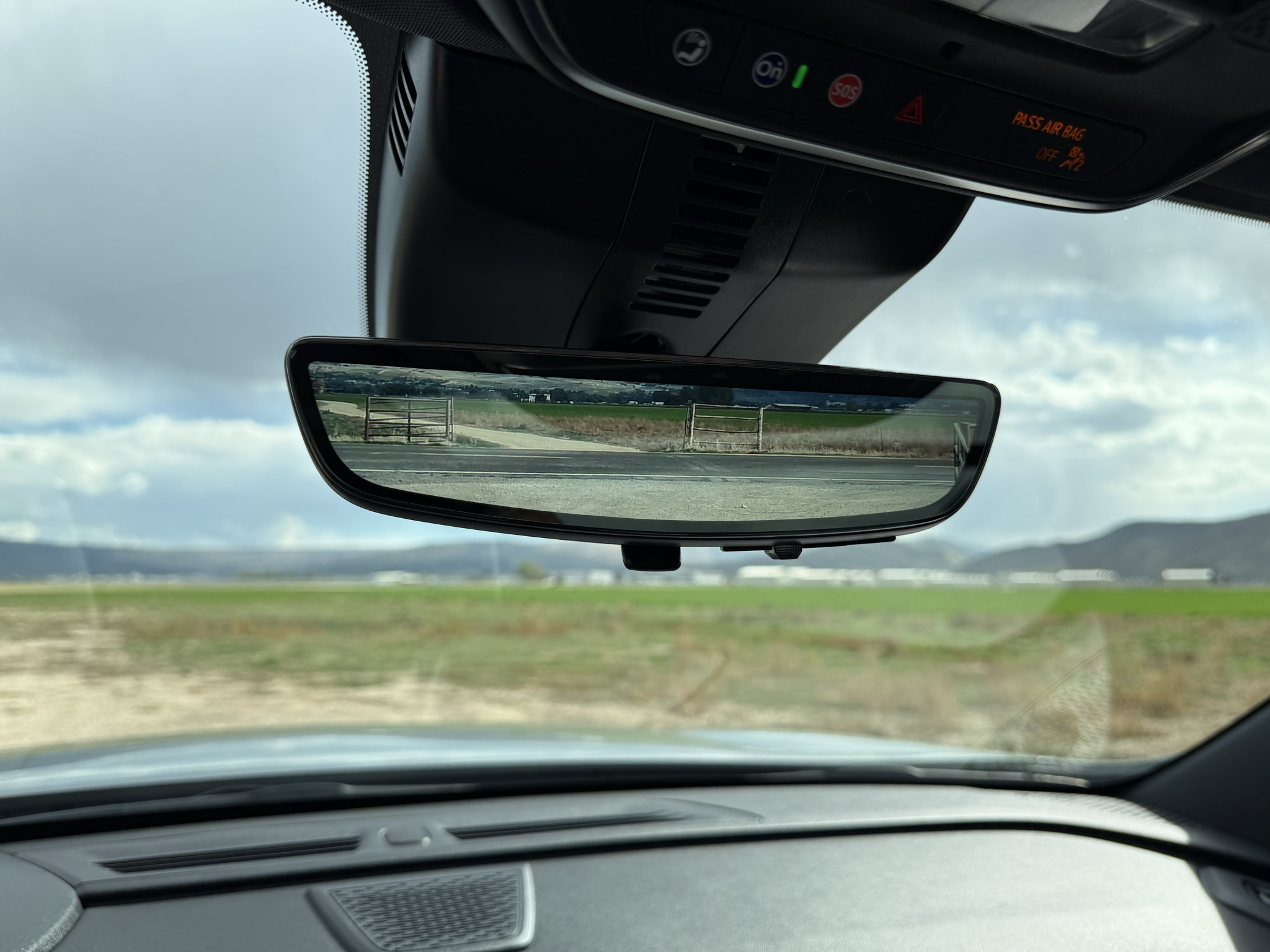 Used 2025 Chevrolet Traverse High Country AWD/4WD image 23