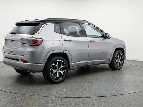 Used 2025 Jeep Compass Limited AWD/4WD image 9