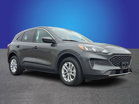 Used 2020 Ford Escape SE image 3